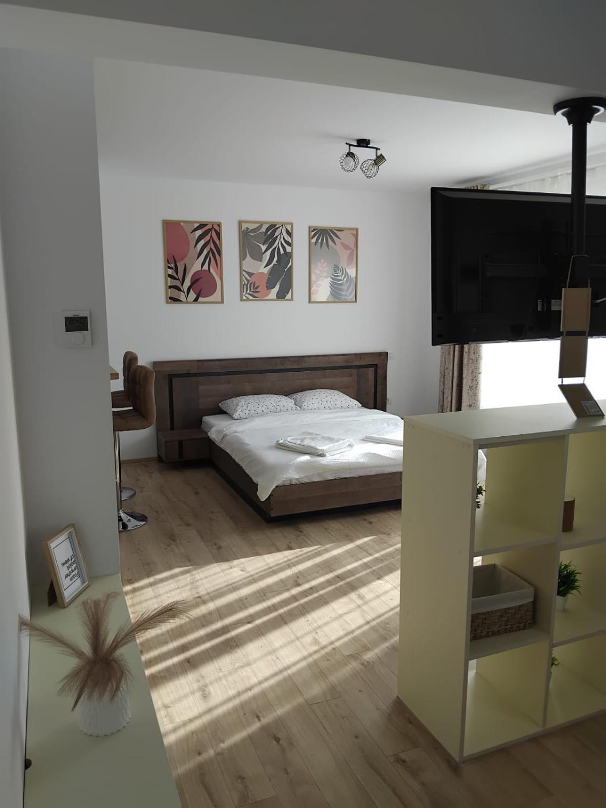 Coresi Mall Apartments, 52 Stefan Baciu,