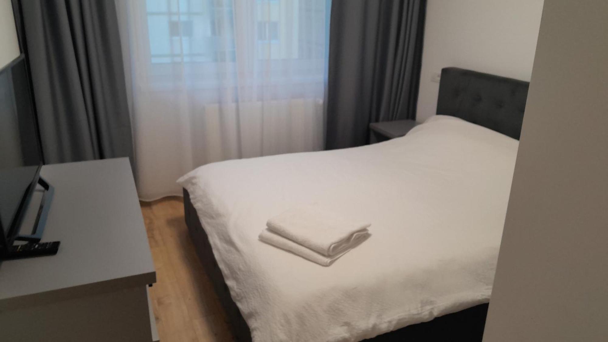 Coresi Mall Apartments, 52 Stefan Baciu, *