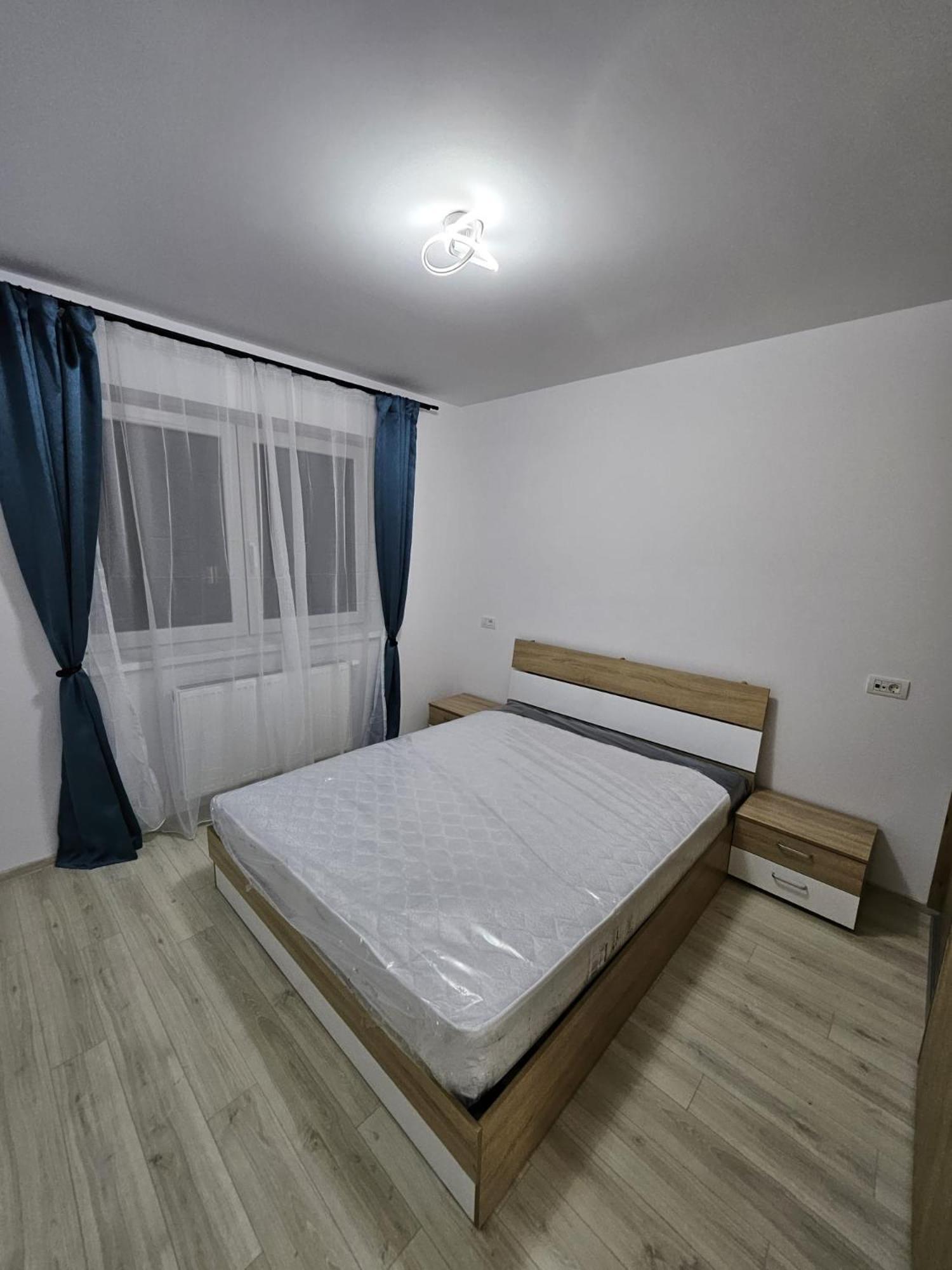 Apartment Coresi Mall Apartments, 52 Stefan Baciu,