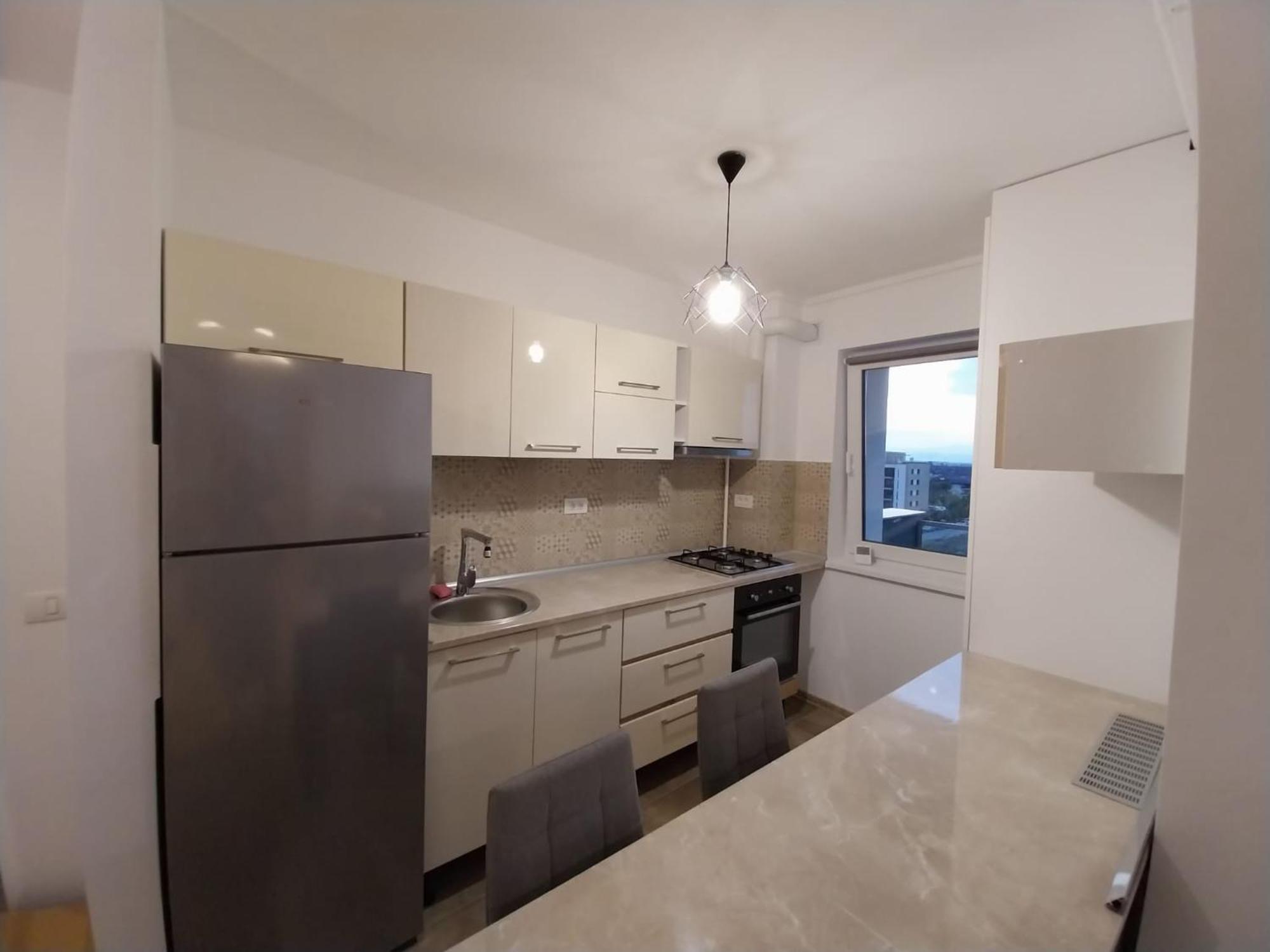 Coresi Mall Apartments, 52 Stefan Baciu,