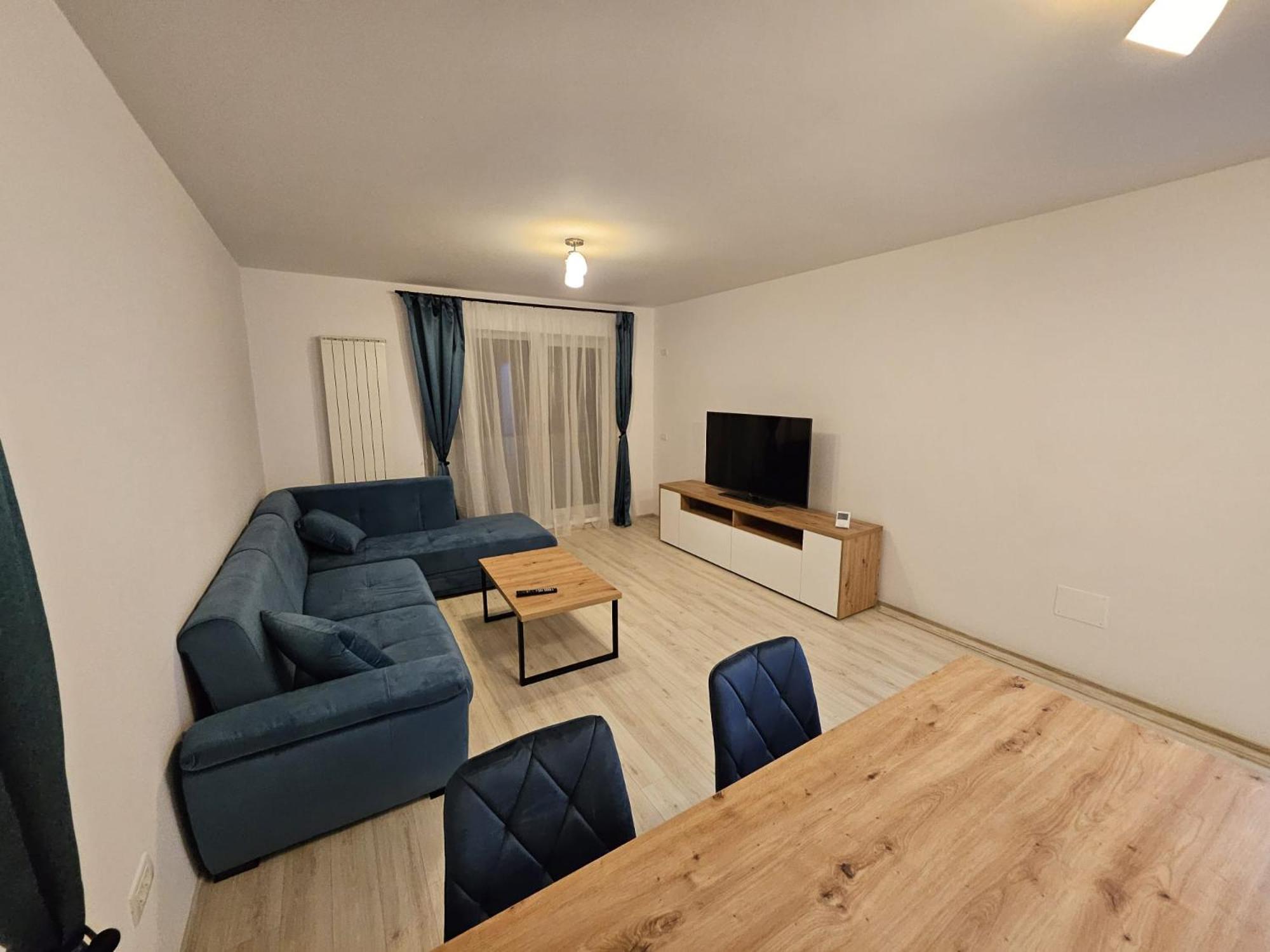 Coresi Mall Apartments, 52 Stefan Baciu, * Brașov